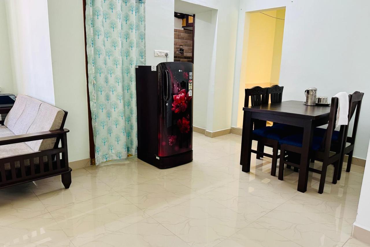Truelife - Family Suites - Ps4 Veg Restaurant, On Way To Balaji Temple - 2Bhk Ac Apartments - Coffee Tea Milk - Super Fast Wifi, Kitchen, Smart Tv, Parking - Easy Access To Airport, Railway Station And To All Temples - Top Service With Lots Of Love Тирупати Екстериор снимка